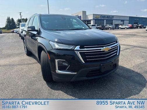 Black Metallic 2023 Chevrolet Traverse LT Cloth