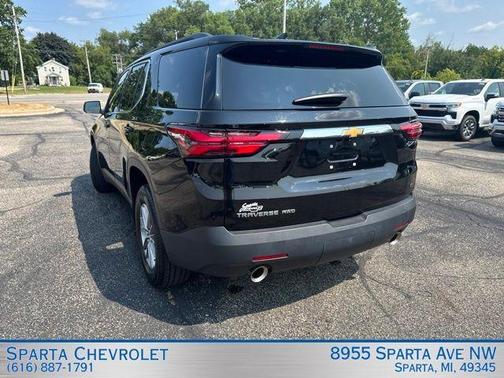 Black Metallic 2023 Chevrolet Traverse LT Cloth