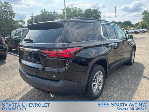 Black Metallic 2023 Chevrolet Traverse LT Cloth