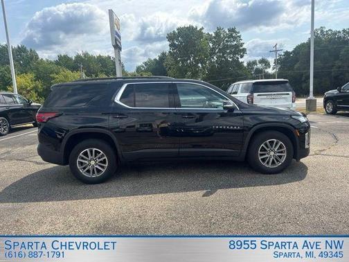 Black Metallic 2023 Chevrolet Traverse LT Cloth