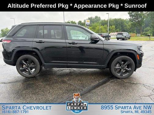 Diamond Black 2024 Jeep Grand Cherokee Laredo