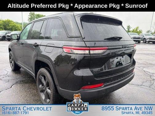 Diamond Black 2024 Jeep Grand Cherokee Laredo