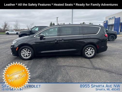 Diamond Black 2025 Chrysler Pacifica Select