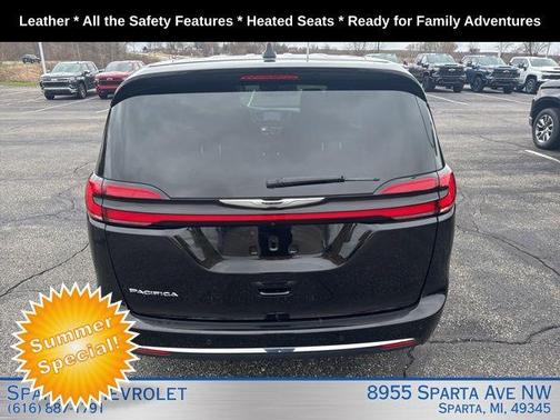 Diamond Black 2025 Chrysler Pacifica Select