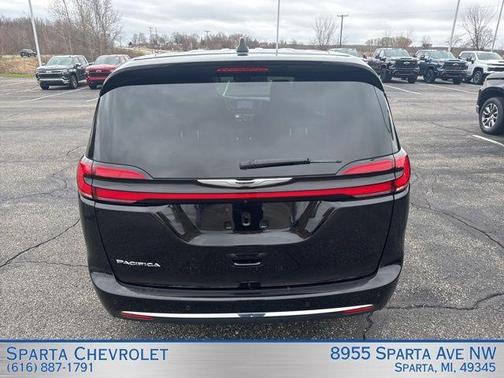 Diamond Black 2025 Chrysler Pacifica Select
