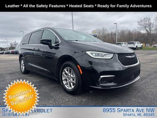 Diamond Black 2025 Chrysler Pacifica Select