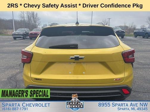 Yellow Metallic 2024 Chevrolet Trax 2RS