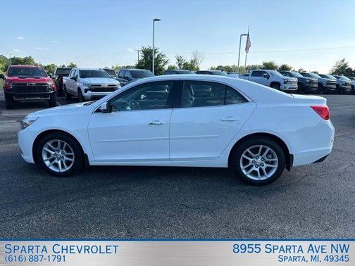 Summit White 2015 Chevrolet Malibu 1LT
