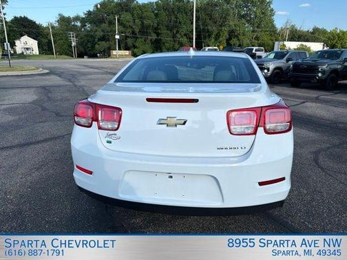 Summit White 2015 Chevrolet Malibu 1LT