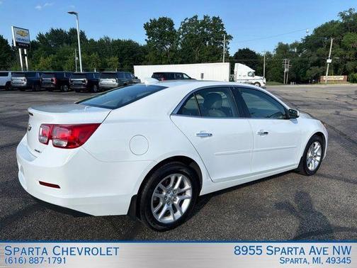 Summit White 2015 Chevrolet Malibu 1LT