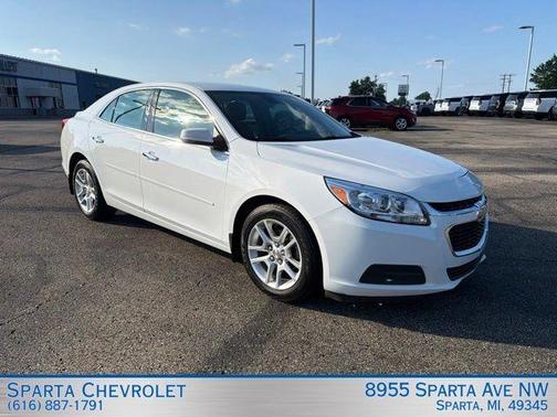 Summit White 2015 Chevrolet Malibu 1LT