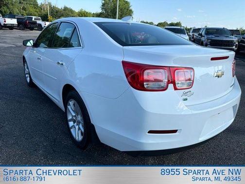 Summit White 2015 Chevrolet Malibu 1LT