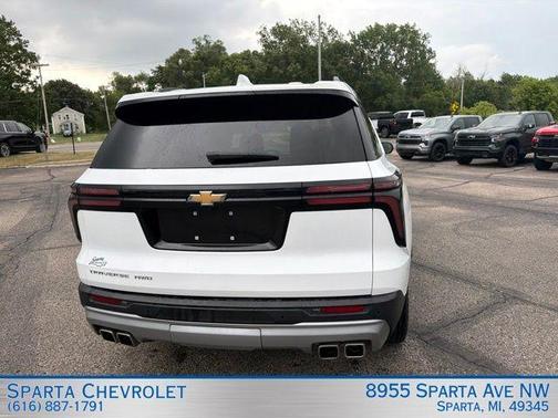 Summit White 2025 Chevrolet Traverse LT