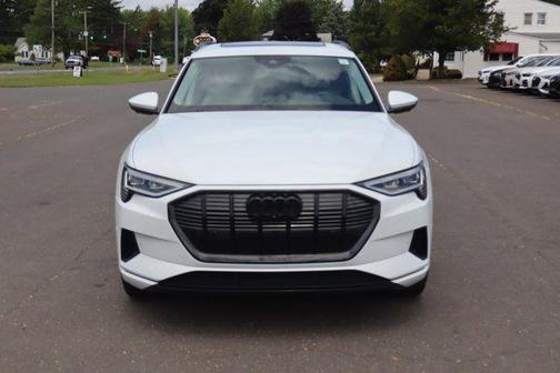 2022 Audi e-tron Premium Plus