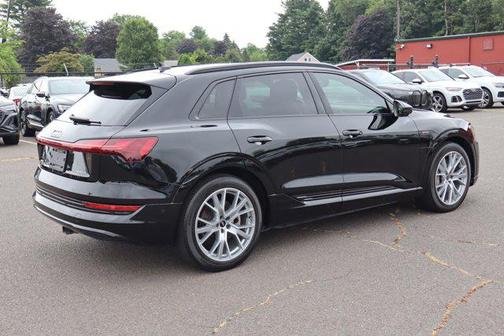 2021 Audi e-tron Prestige