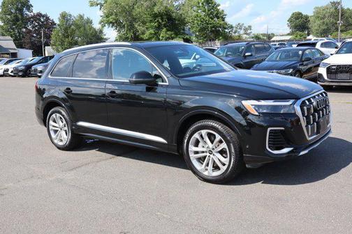 2025 Audi Q7 55 Premium Plus