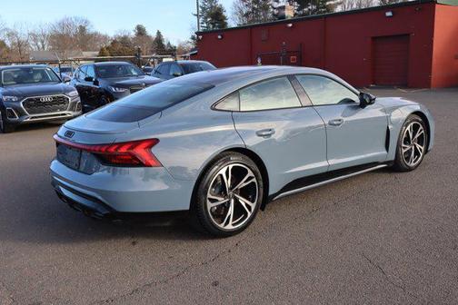 2023 Audi e-tron GT Premium Plus quattro