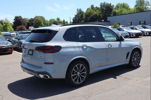 Brooklyn Grey Metallic 2024 BMW X5 xDrive40i