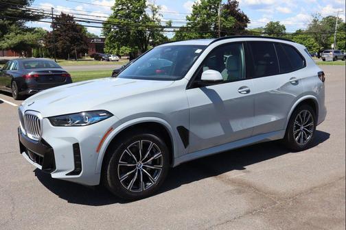 Brooklyn Grey Metallic 2024 BMW X5 xDrive40i