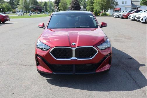 Vegas Red Metallic 2026 BMW X2 xDrive28i