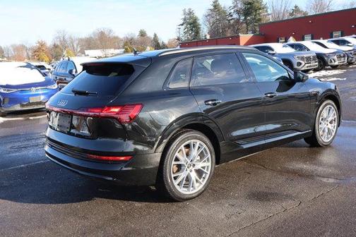 2021 Audi e-tron Prestige
