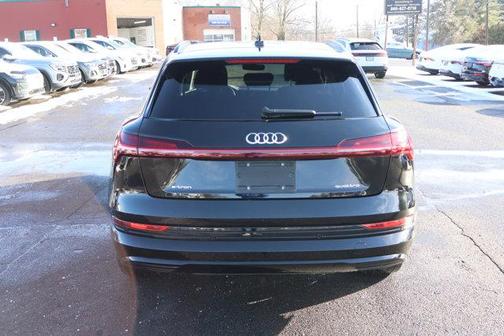 2021 Audi e-tron Prestige