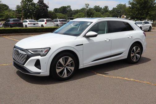 2024 Audi Q8 e-tron Premium Plus