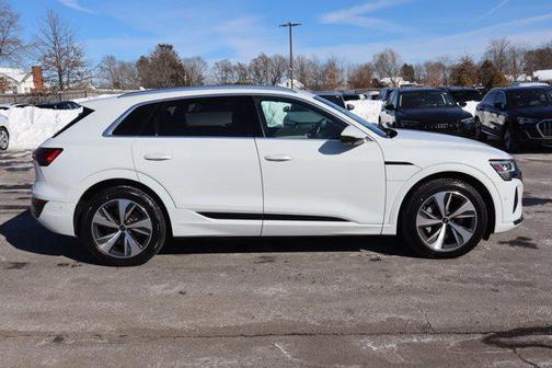 2024 Audi Q8 e-tron Premium Plus