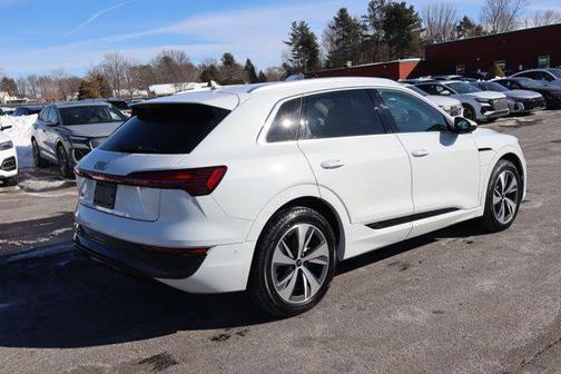 2024 Audi Q8 e-tron Premium Plus