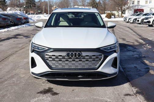 2024 Audi Q8 e-tron Premium Plus
