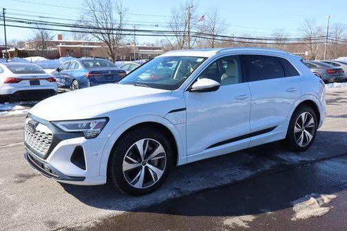 2024 Audi Q8 e-tron Premium Plus