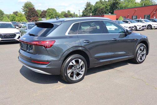 2021 Audi e-tron Premium