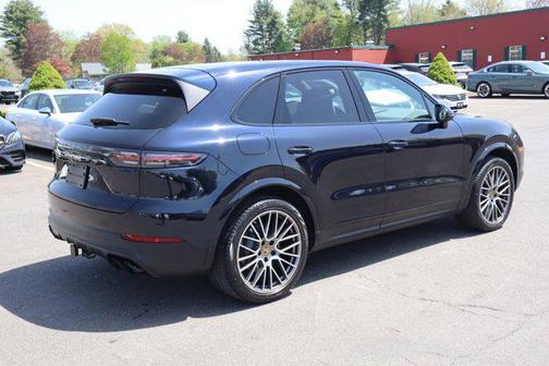 2022 Porsche Cayenne Platinum Edition