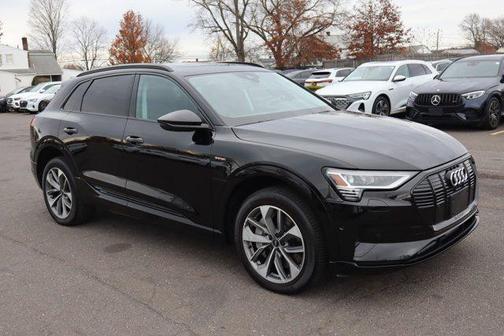 2021 Audi e-tron Premium Plus