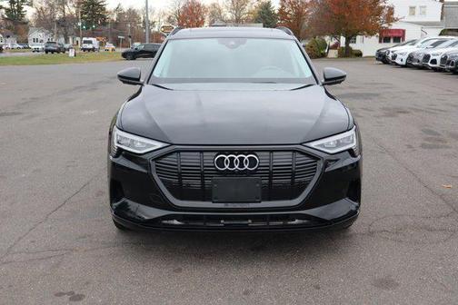 2021 Audi e-tron Premium Plus