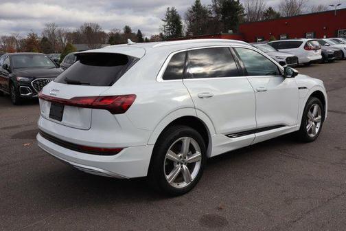 2019 Audi e-tron Premium Plus