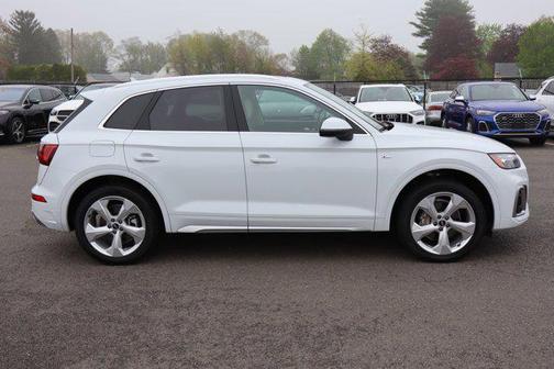 2022 Audi Q5 45 S line Premium Plus