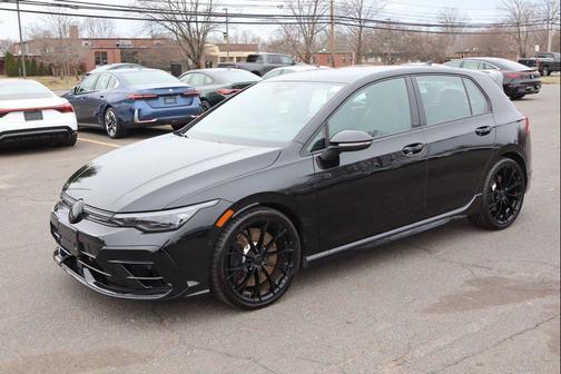 Mythos Black Metallic 2025 Volkswagen Golf R 2.0T DSG