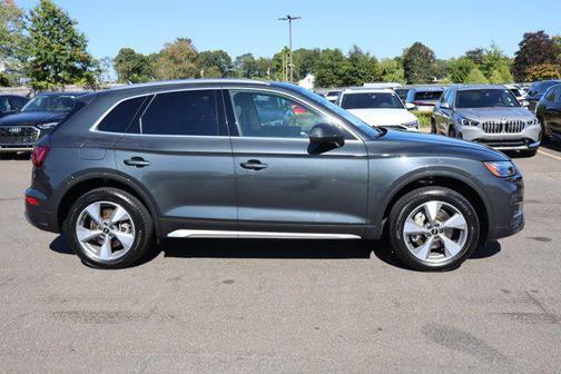 2022 Audi Q5 40 Premium Plus