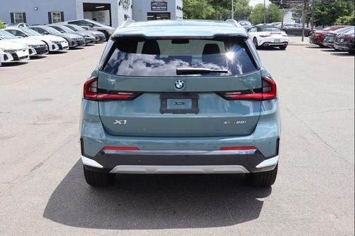 Cape York Green Metallic 2026 BMW X1 xDrive28i