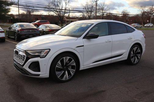 2024 Audi Q8 e-tron Prestige