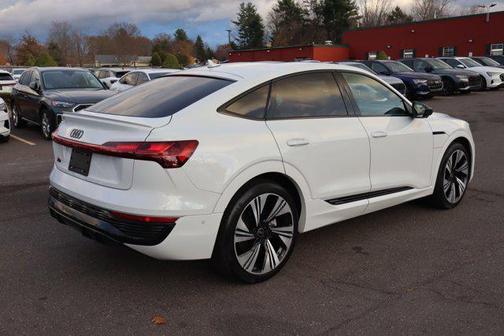 2024 Audi Q8 e-tron Prestige