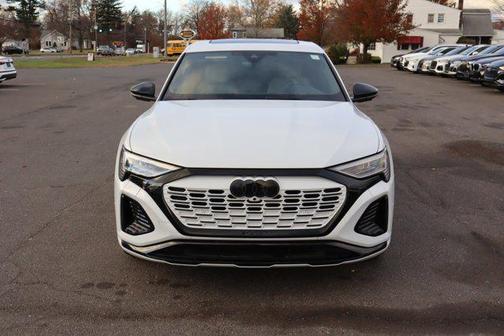 2024 Audi Q8 e-tron Prestige