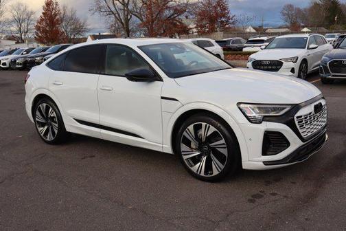 2024 Audi Q8 e-tron Prestige