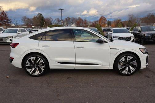 2024 Audi Q8 e-tron Prestige