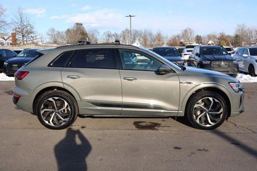 2024 Audi Q8 e-tron Premium Plus