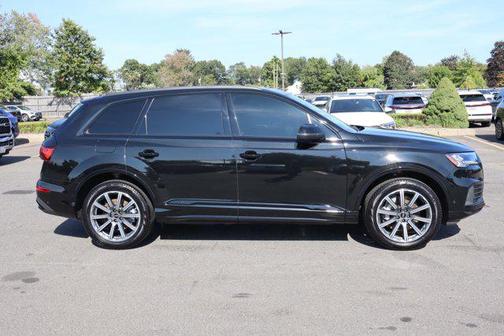 2024 Audi Q7 45 Premium Plus