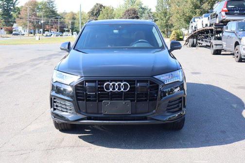 2024 Audi Q7 45 Premium Plus