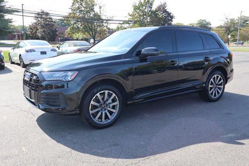 2024 Audi Q7 45 Premium Plus