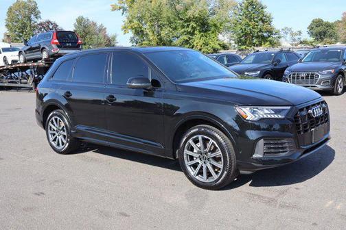2024 Audi Q7 45 Premium Plus